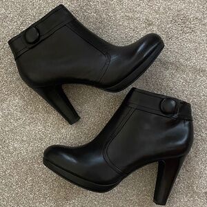 Giani Bernini Black Leather Booties NEW 9